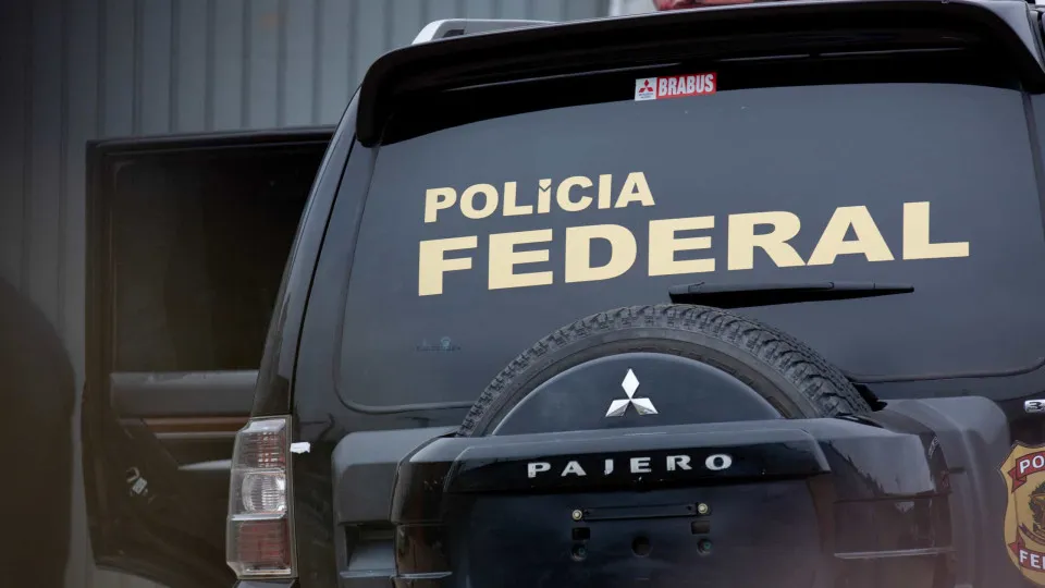 Fraudes do INSS: PF mira ‘advogado camaleão’ de Brasília por suspeita de lavagem para senador