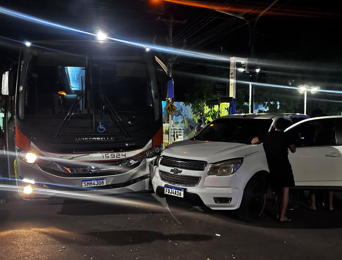 Dois acidentes sem vítimas são registrados entre a noite de sábado e a madrugada em Coxim