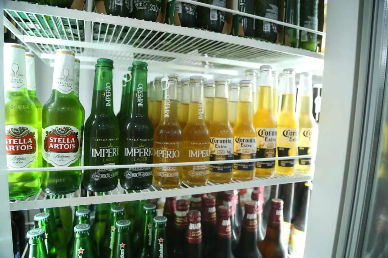 Vendedor de bebidas chamado de “gordo e seboso” por chefe vai receber R$ 10 mil