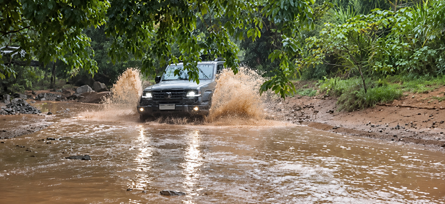 Chuva e lama dão emoção extra à primeira ExpediTank com proprietários do Tank 300