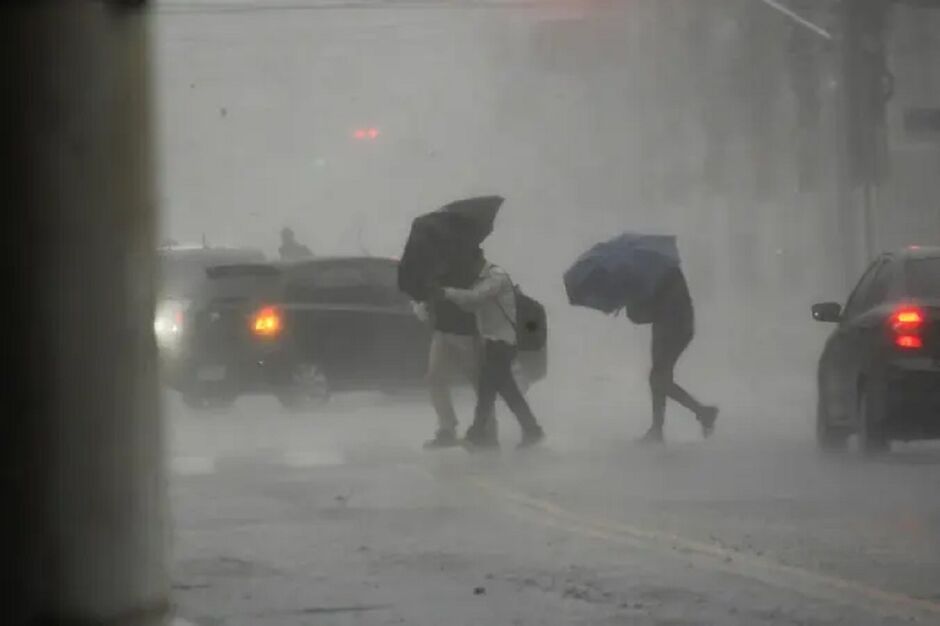 MS pode ter tornados com ventos acima de 100 Km/h e granizo entre quinta e sexta-feira