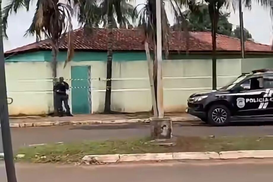 Duas mulheres são encontradas mortas em casa incendiada em Rochedo