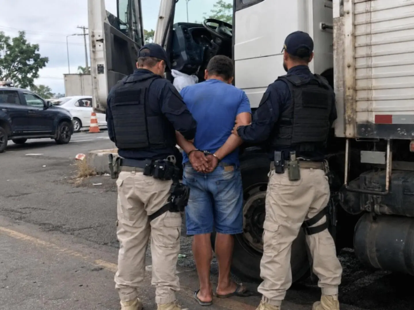 Motorista é preso depois de simular roubo de caminhão para receber seguro do veículo