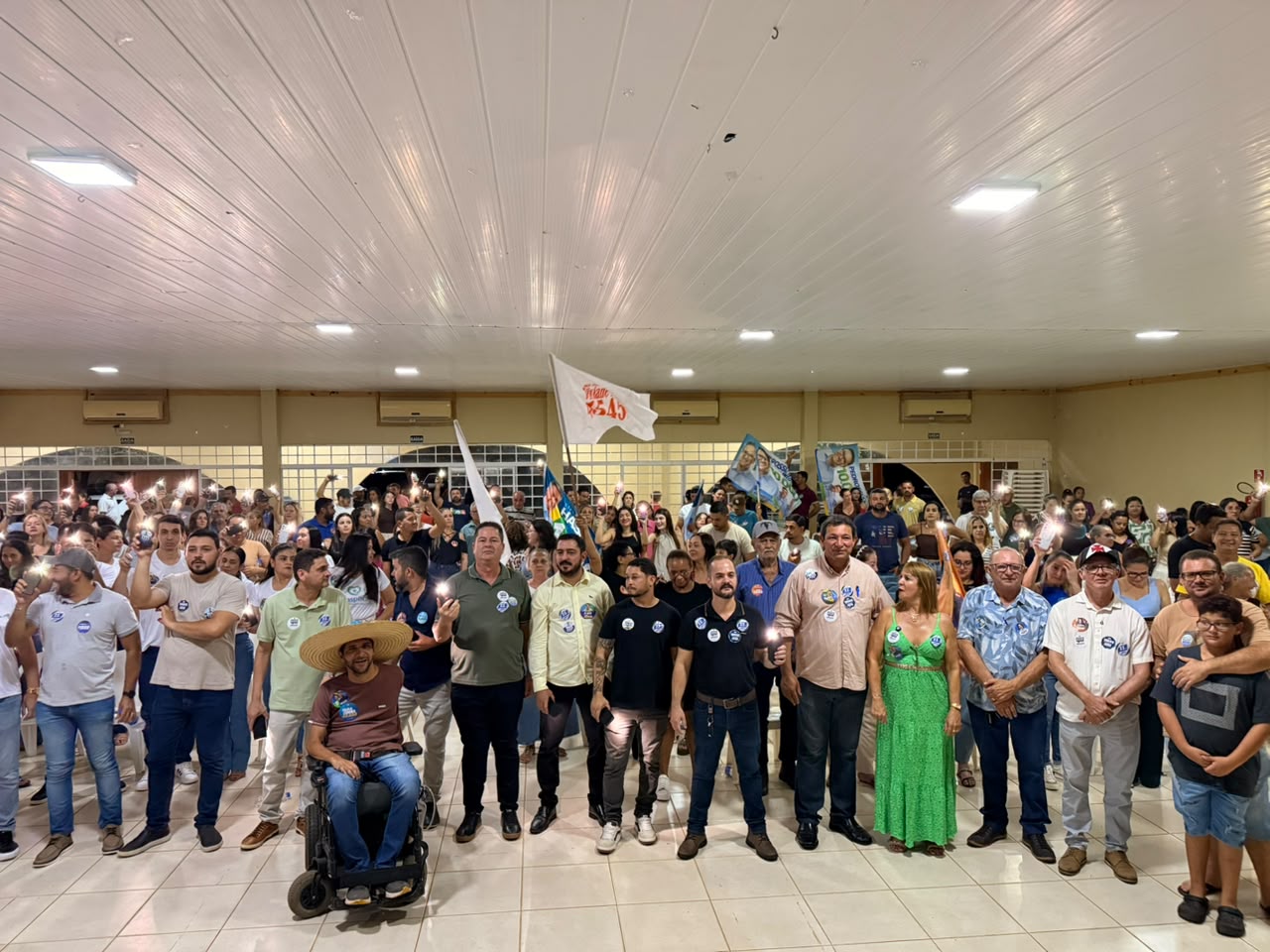 Prefeita Clarice reúne centenas de apoiadores em Sonora em ato pela reeleição de Eduardo Riedel