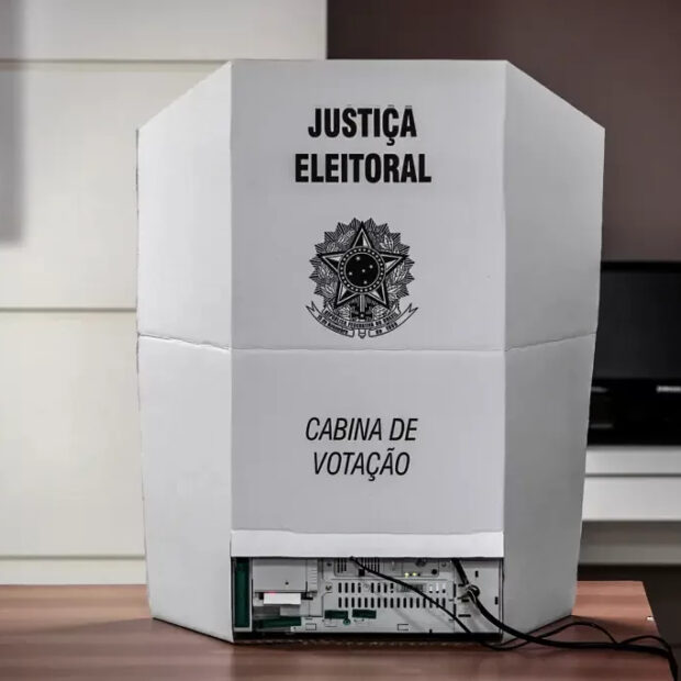 Jovem é preso após filmar urna eletrônica durante votação em Coxim