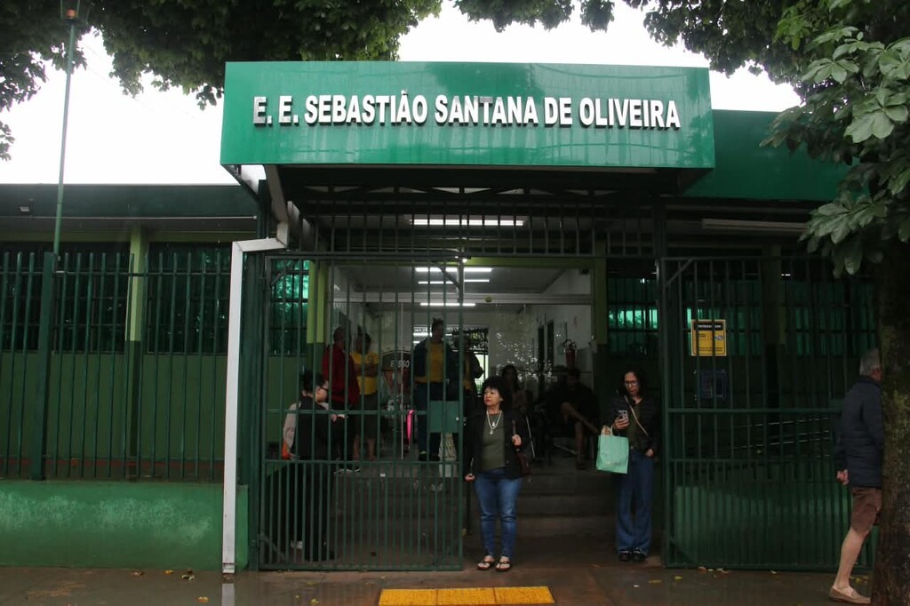 Mulher de 71 anos morre após passar mal ao entrar para votar em escola na Capital